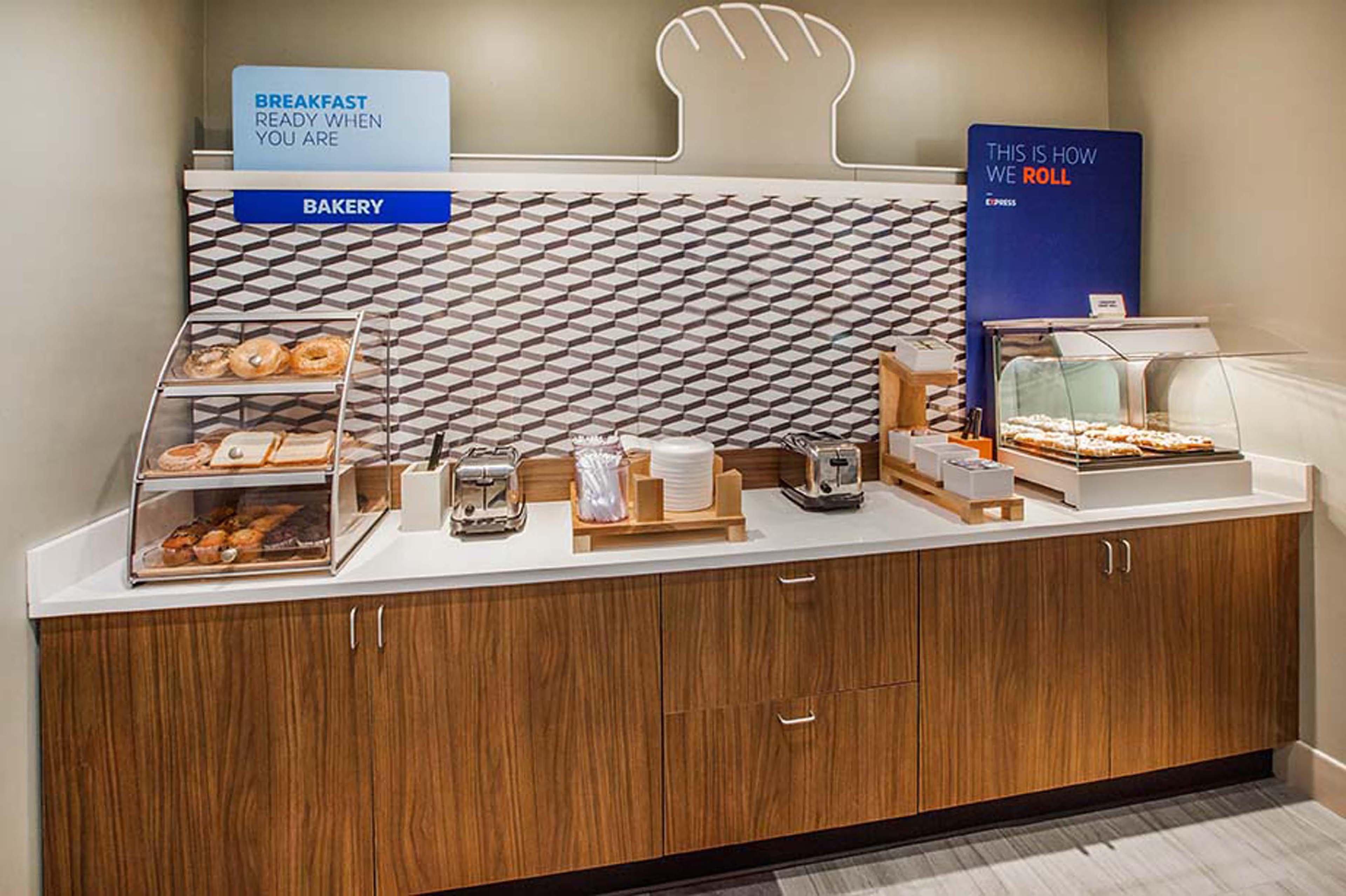 Holiday Inn Express & Suites Franklin - Berry Farms By Ihg Exteriör bild
